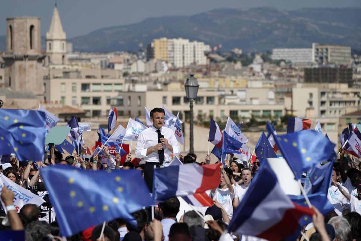 Elezioni Francia, Macron gioca la carta del clima per convincere la gauche Elezioni Francia, Macron gioca la carta del clima per convincere la gauche