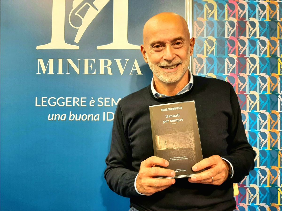 Nicola Calathopoulos, Dannati per sempre: ironia e cultura contro la banalità