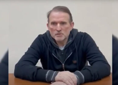 Ucraina, Medvedchuk a Zelensky: “Scambiami con cittadini Mariupol”