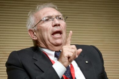 Green Pass: un insegnante sospeso protesta col ministro Bianchi