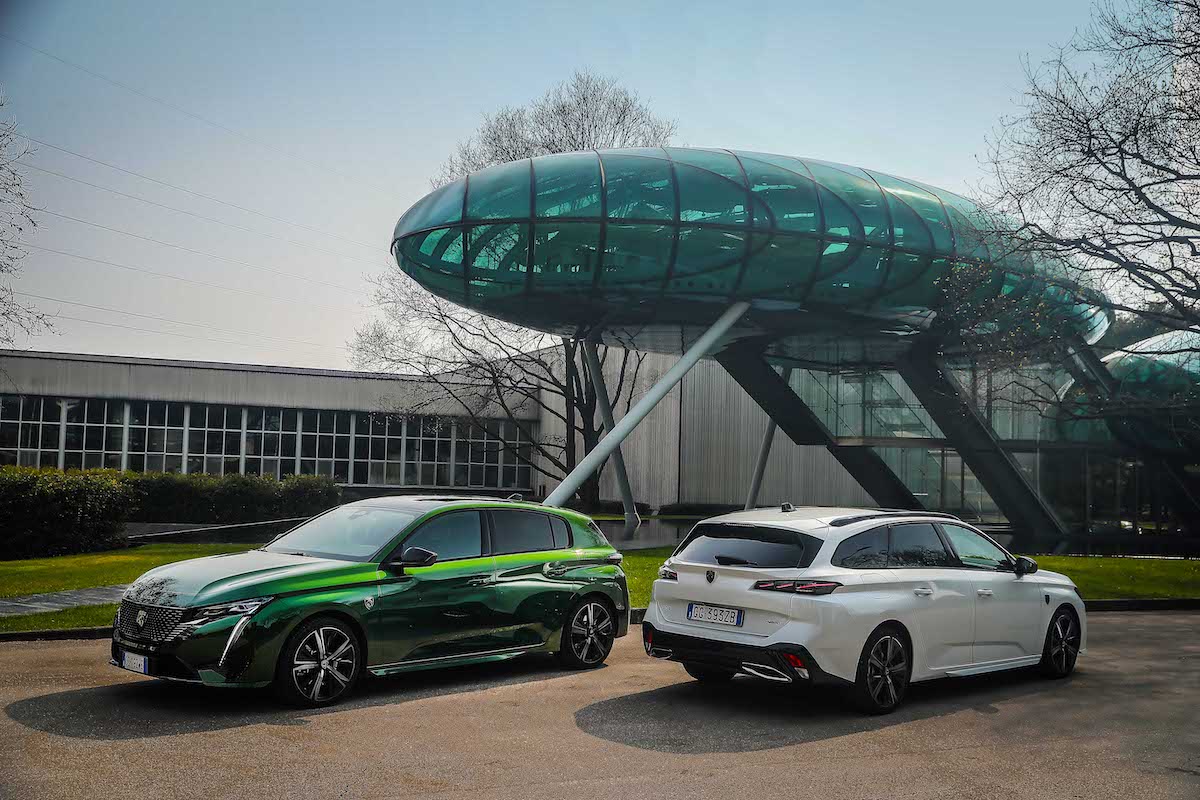 Peugeot 308 sulle tracce della Type 3 prima auto in circolazione in Italia