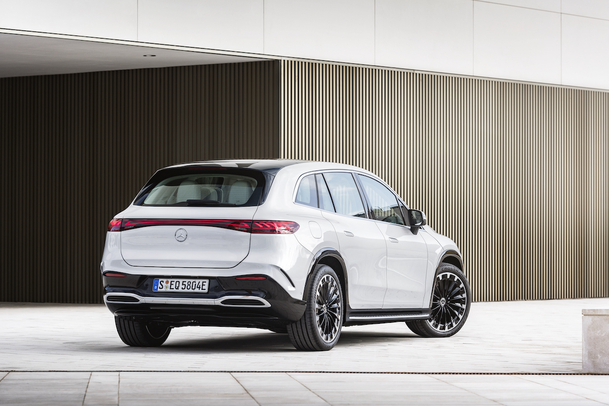 Mercedes si prepara a lanciare EQS suv, la nuova era del lusso