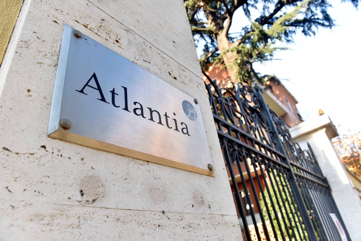 Atlantia, Fondazione Crt aderisce a Opa-Benetton-Blackstone con il suo 4,54% Atlantia, Fondazione Crt aderisce a Opa-Benetton-Blackstone con il suo 4,54%
