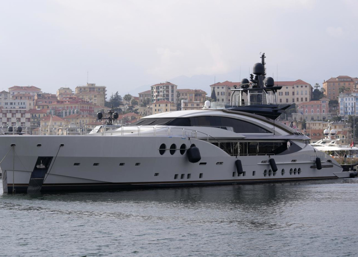 Sequestri yacht oligarchi russi, la sola Sy A ci costa 150mila € al giorno Sequestri yacht oligarchi russi, la sola Sy A ci costa 150mila € al giorno