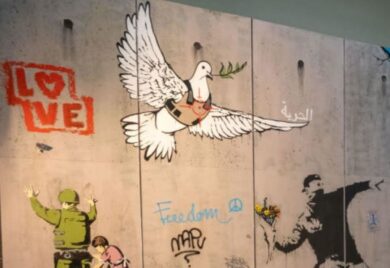 L’artista russo che disegna colombe per la pace contro la guerra in Ucraina