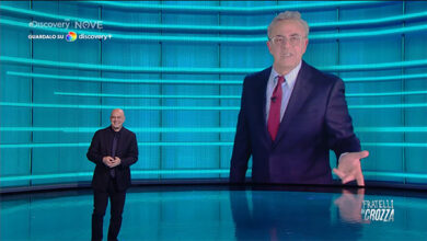 Crozza Enrico Mentana “e’ necessaria una maratona per la scomparsa, evidentemente, di Andrea Zalone”
