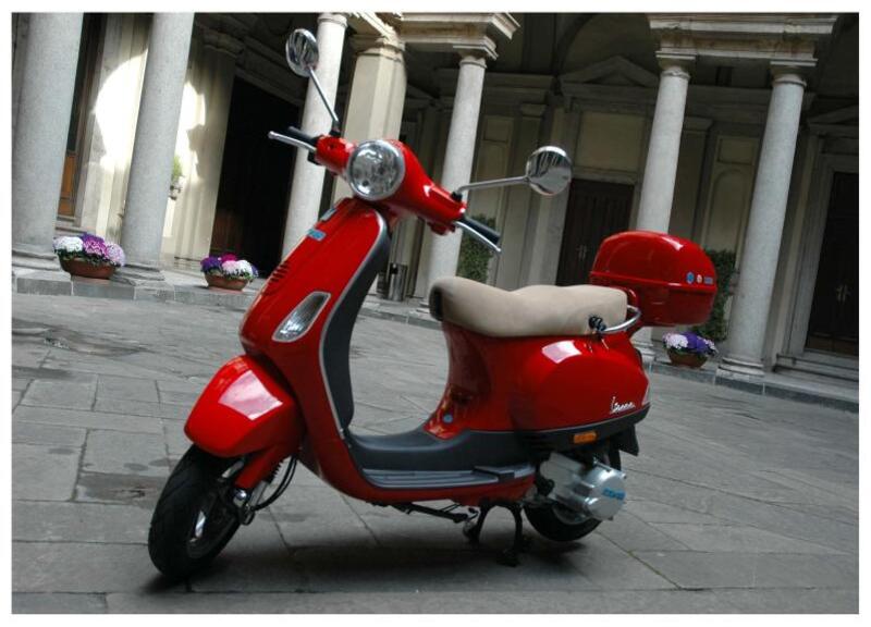Vespa compie 76 anni e festeggia all’insegna della musica
