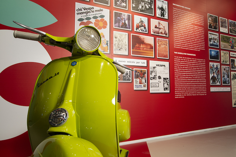 Vespa compie 76 anni e festeggia all’insegna della musica