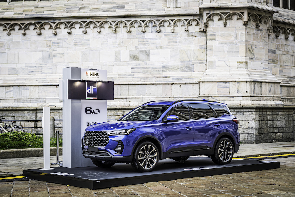 Debutta il nuovo SUV DR 6.0
