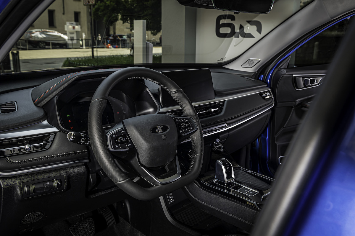 Debutta il nuovo SUV DR 6.0