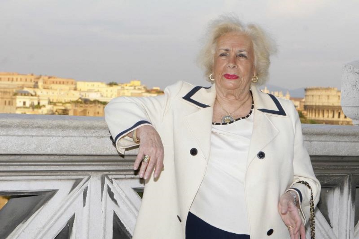 Assunta Almirante: Rosato cancella tweet dopo polemiche social Assunta Almirante: Rosato cancella tweet dopo polemiche social