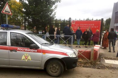 Russia, un uomo spara in un asilo: morti due bambini e l’insegnante
