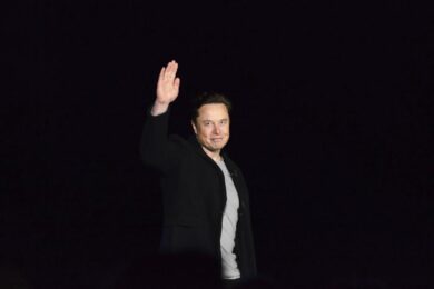 Twitter a Musk? Accelera la guerra tra governi e potenze digitali. E Trump…