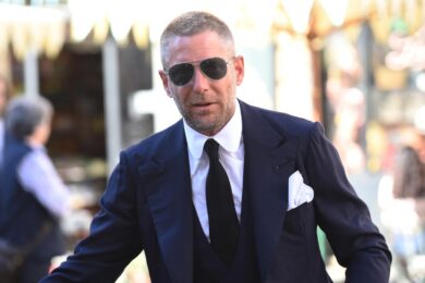Lapo, con i soldi del viaggio di nozze salva 150 ucraini e 15 cani dalle bombe