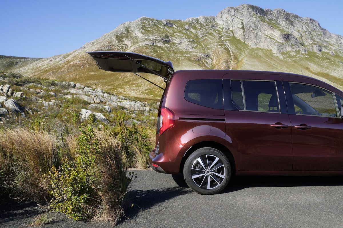 Mercedes svela il nuovo Classe T, il monovolume premium