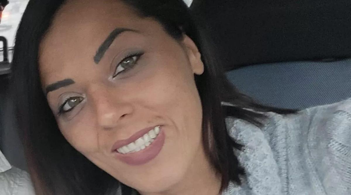 Morta dopo intervento al seno, “l’estetista suturava le ferite con la colla” Morta dopo intervento al seno, “l’estetista suturava le ferite con la colla”