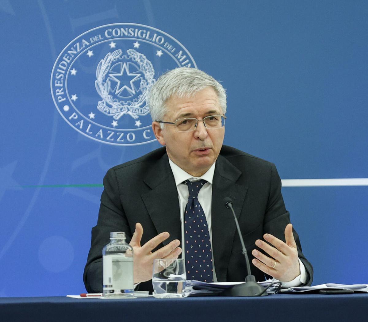 Debito e Pil, è allarme per l’economia. Franco: “Evitare una nuova recessione” Debito e Pil, è allarme per l’economia. Franco: “Evitare una nuova recessione”