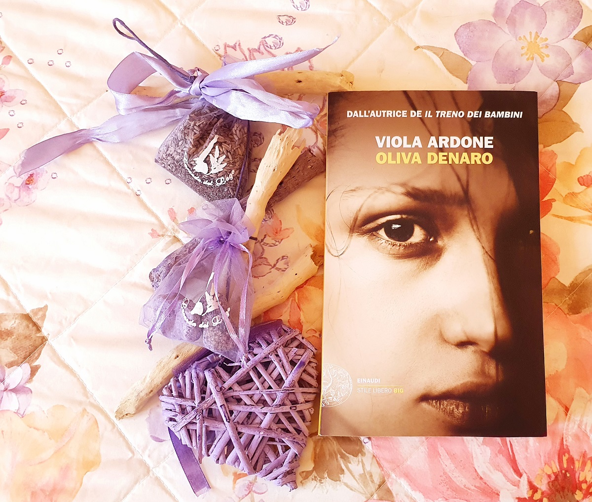 Viola Ardone e la sua amatissima “Oliva Denaro” Viola Ardone e la sua amatissima “Oliva Denaro”
