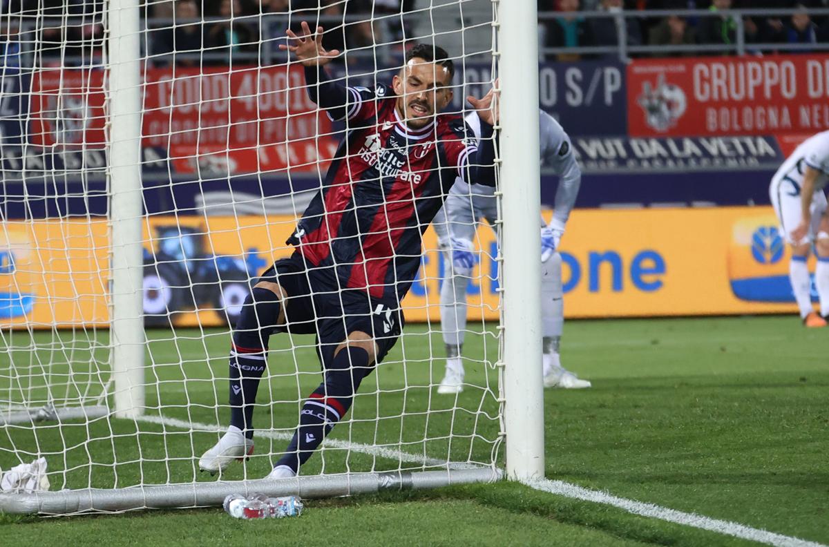 Radu, papera incredibile e lacrime: Inter ko a Bologna. Milan resta a +2 Radu, papera incredibile e lacrime: Inter ko a Bologna. Milan resta a +2