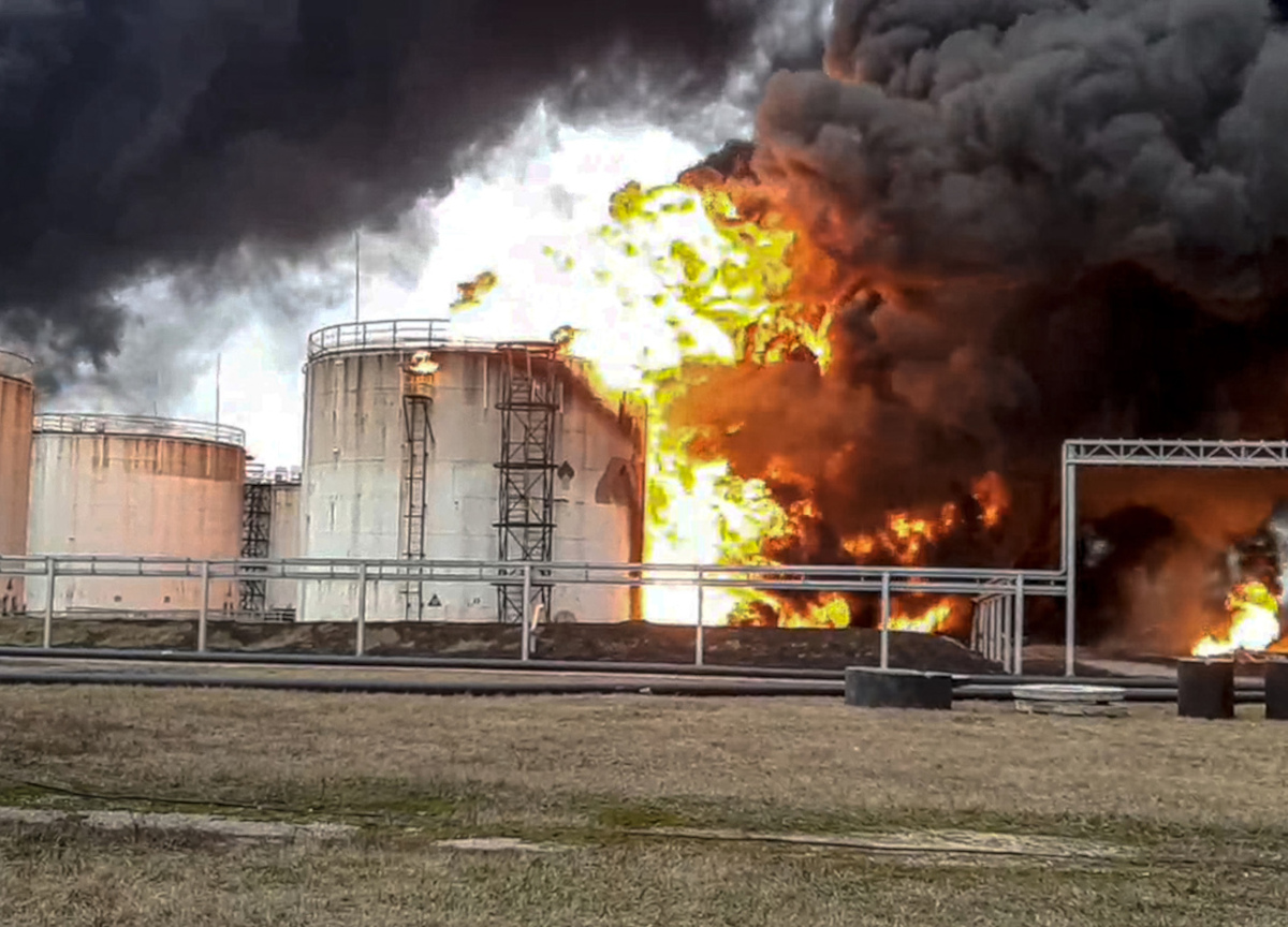 Consigliere di Putin: “Il Donbass non ci basta più. Ci giochiamo l’esistenza”