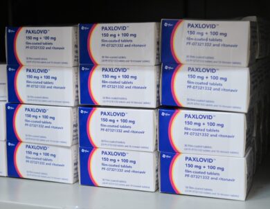 Covid, l’allarme dell’Oms: l’uso degli antivirali è bloccato dai brevetti