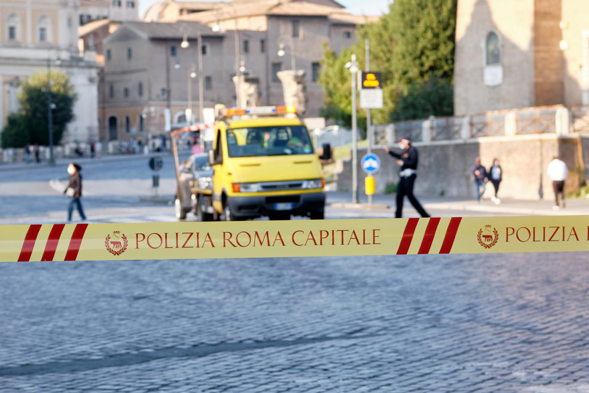 Roma di nome, Capitale di cognome: “Cancelliamo il ricordo di Alemanno” Roma di nome, Capitale di cognome: “Cancelliamo il ricordo di Alemanno”