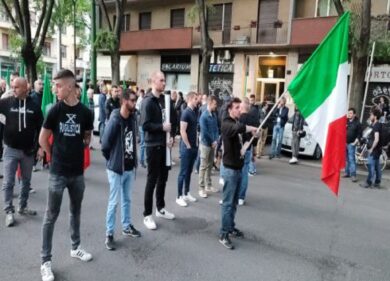 Milano, saluti fascisti al termine del corteo per Ramelli. VIDEO