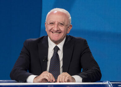 Guerra Ucraina, De Luca scherza su inviato Rai: “Piagnarelli? Meglio Allegri”