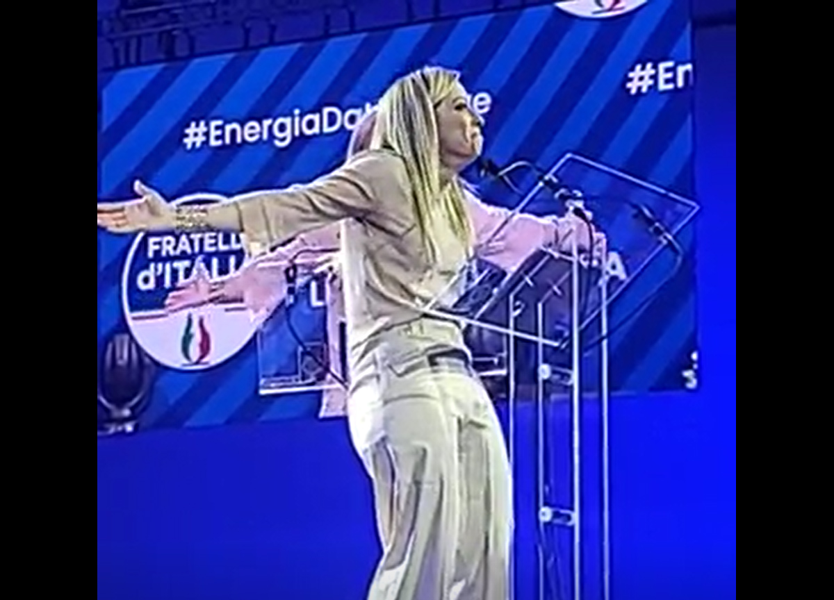 E Giorgia contro le insinuazioni giornalistiche fa un pezzo di mimo e cabaret E Giorgia contro le insinuazioni giornalistiche fa un pezzo di mimo e cabaret