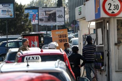 Caro carburante, 4ª stangata in arrivo: la benzina sfiora 1,8 euro, diesel su