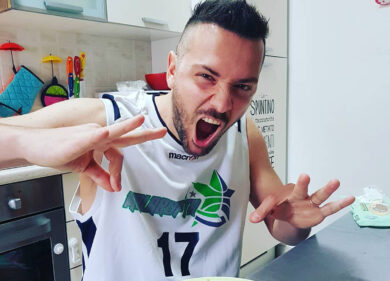 Andrea Sciarrini, muore a 40 anni cestista marchigiano: colpito da un malore