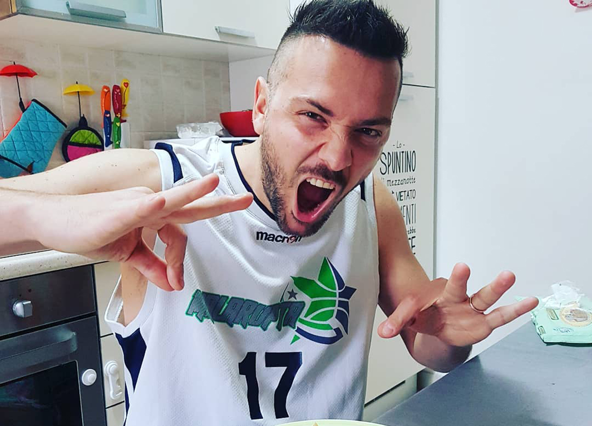 Andrea Sciarrini, muore a 40 anni cestista marchigiano: colpito da un malore Andrea Sciarrini, muore a 40 anni cestista marchigiano: colpito da un malore
