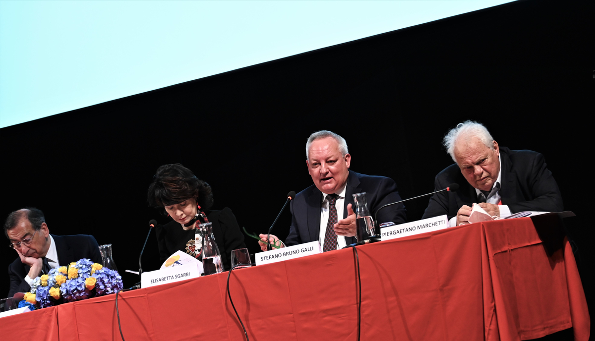 La Milanesiana 2022 apertura con polemica sulle mascherine