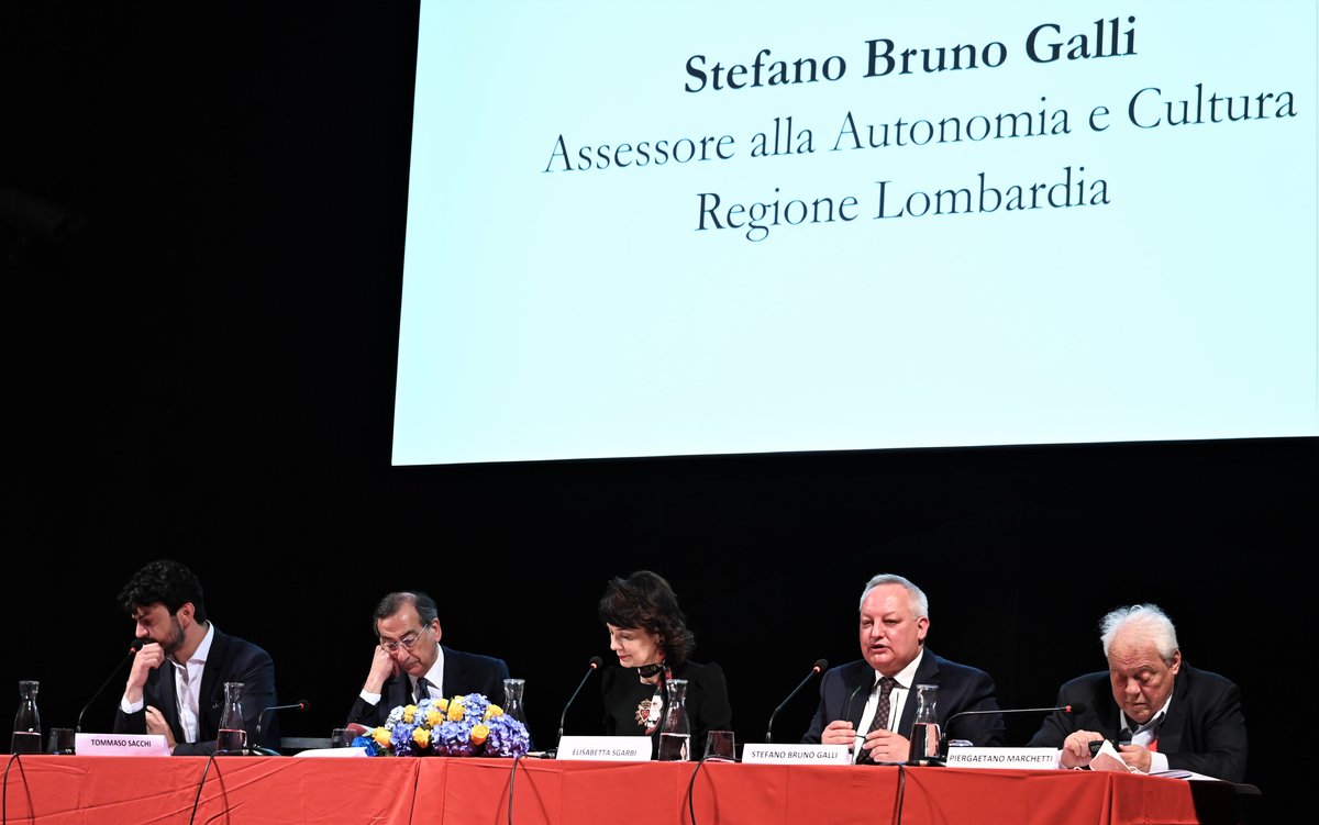 La Milanesiana 2022 apertura con polemica sulle mascherine