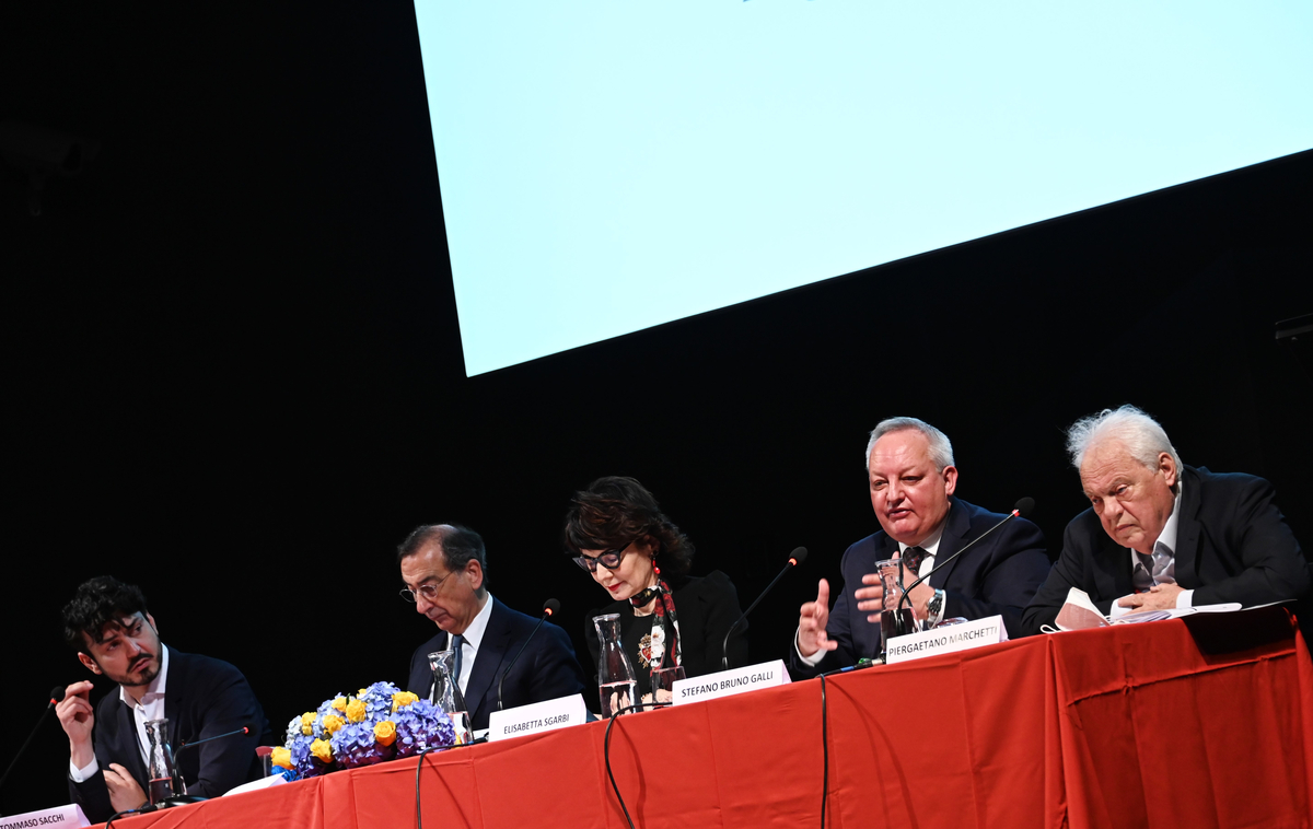 La Milanesiana 2022 apertura con polemica sulle mascherine