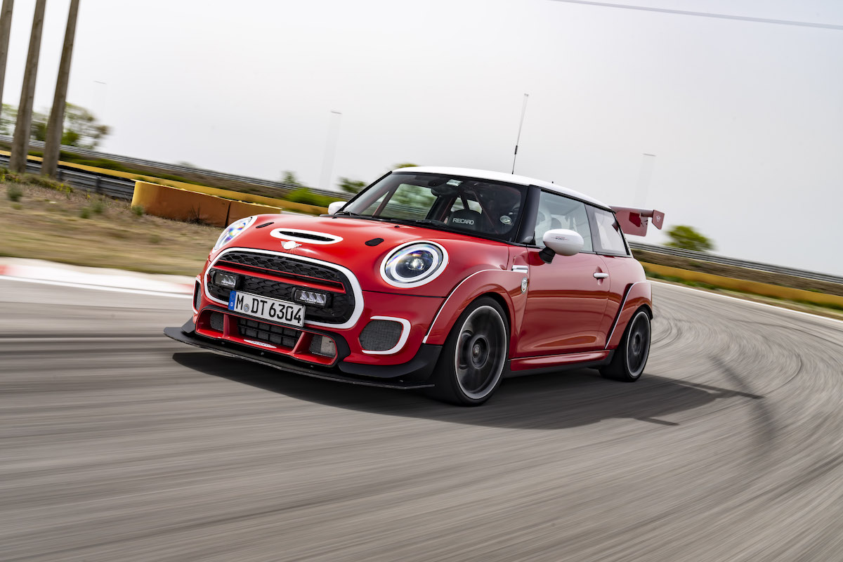 MINI John Cooper Works, pronta per la  mitica 24 ore del  Nürburgring