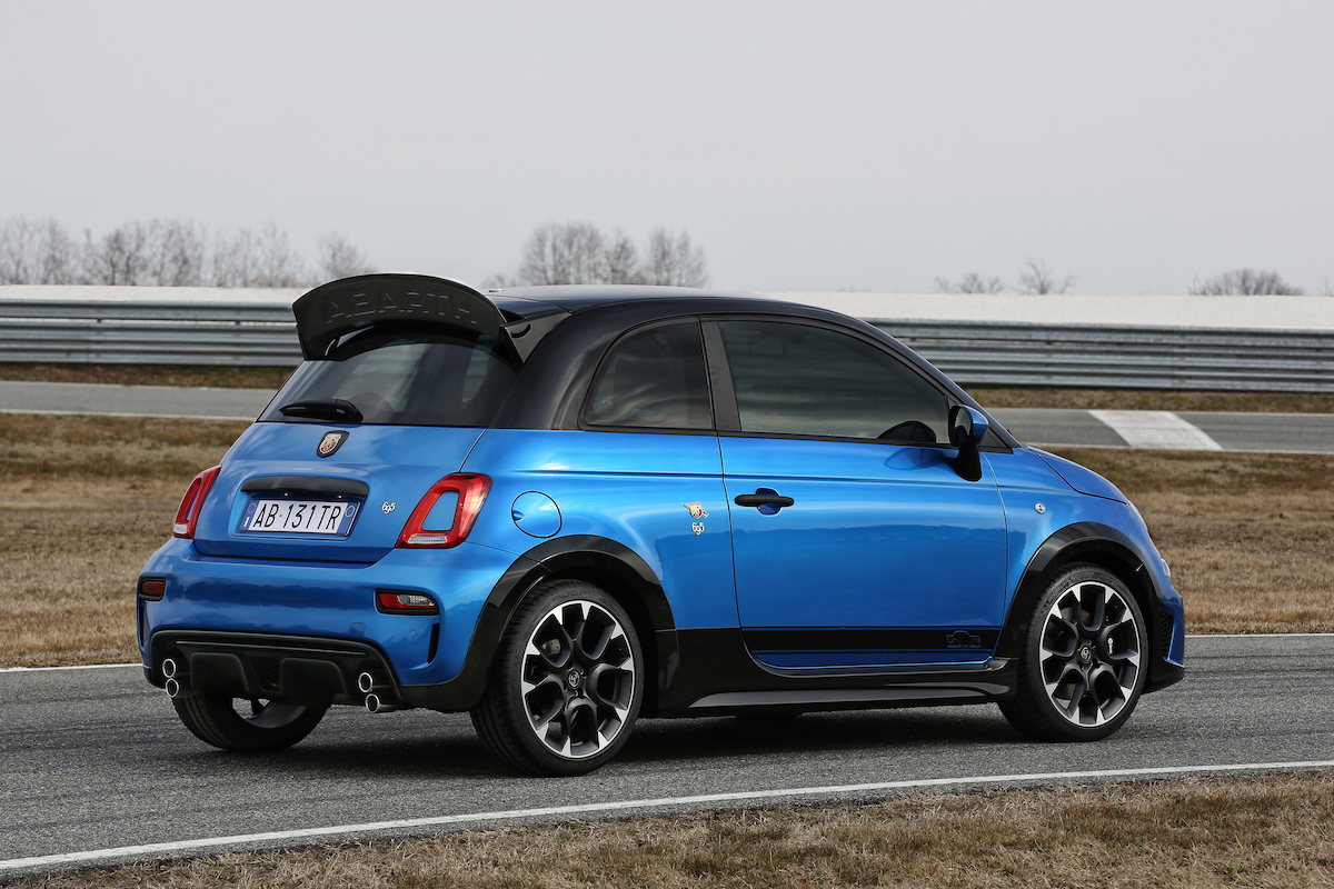 Nuova Abarth 695 Tributo 131 Rally, prodotta in soli 695 unità Nuova Abarth 695 Tributo 131 Rally, prodotta in soli 695 unità