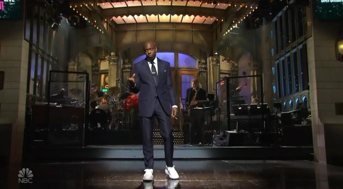 Dave Chappelle, il comico aggredito sul palco dell’Hollywood Bowl Dave Chappelle, il comico aggredito sul palco dell’Hollywood Bowl