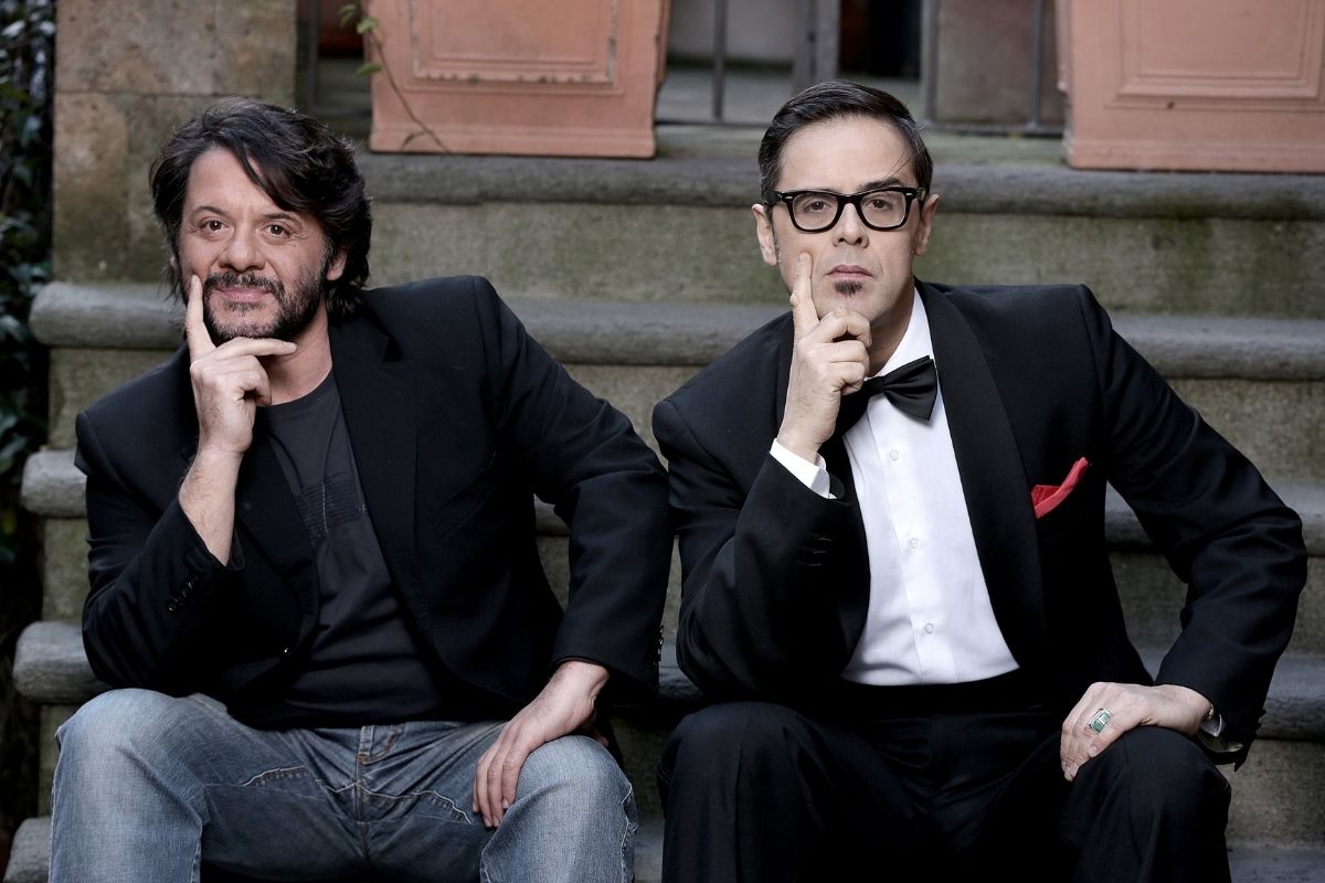 Lillo e Greg, surreali e irresistibili. Il best of del duo sbarca a Ostia Lillo e Greg, surreali e irresistibili. Il best of del duo sbarca a Ostia