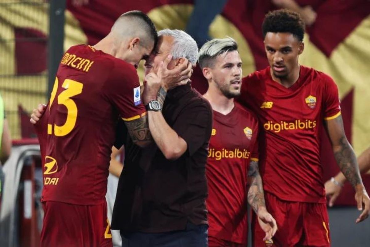 Mourinho, Roma e As Roma: un amore lungo un’anno. La festa è sui social Mourinho, Roma e As Roma: un amore lungo un’anno. La festa è sui social