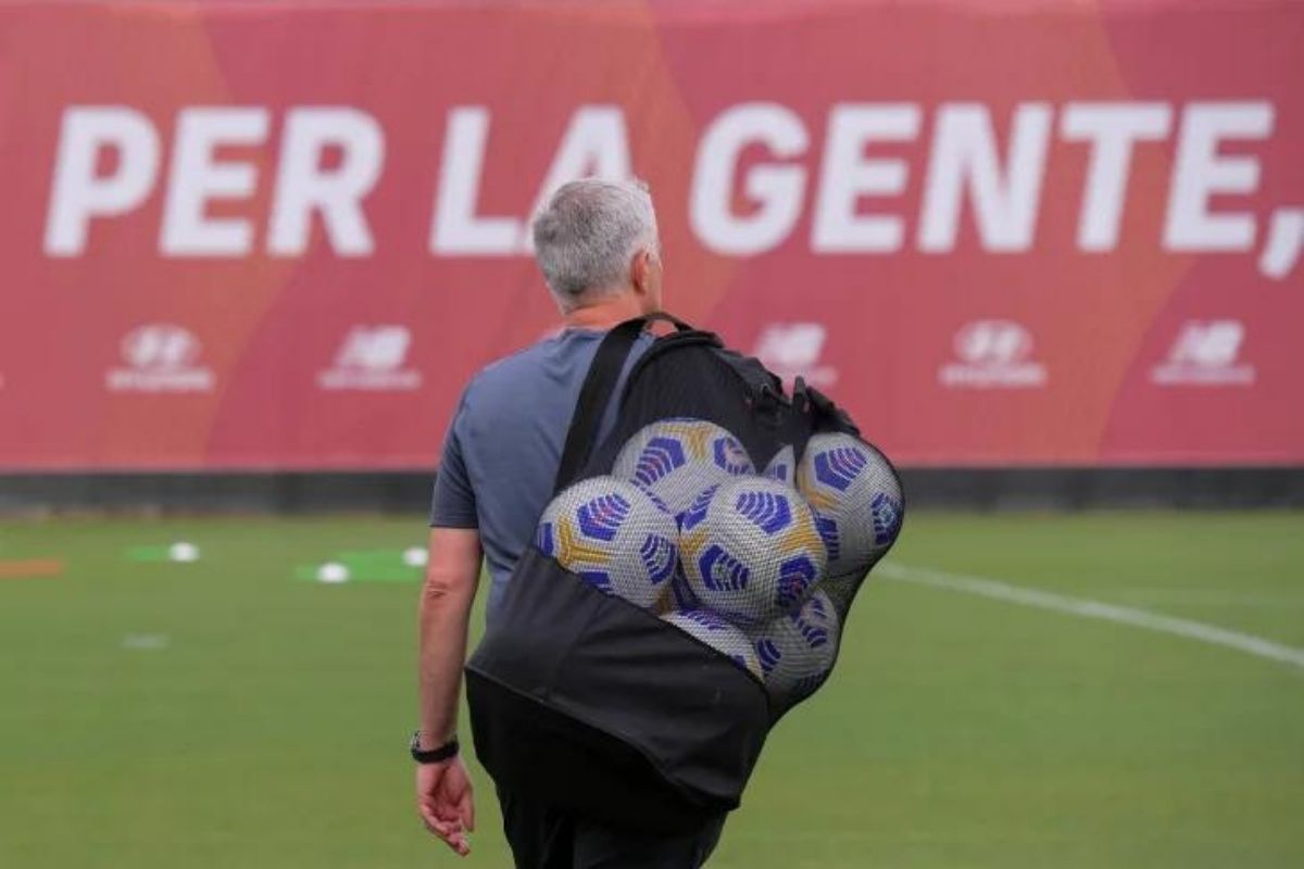 Mourinho, Roma e As Roma: un amore lungo un’anno. La festa è sui social Mourinho, Roma e As Roma: un amore lungo un’anno. La festa è sui social
