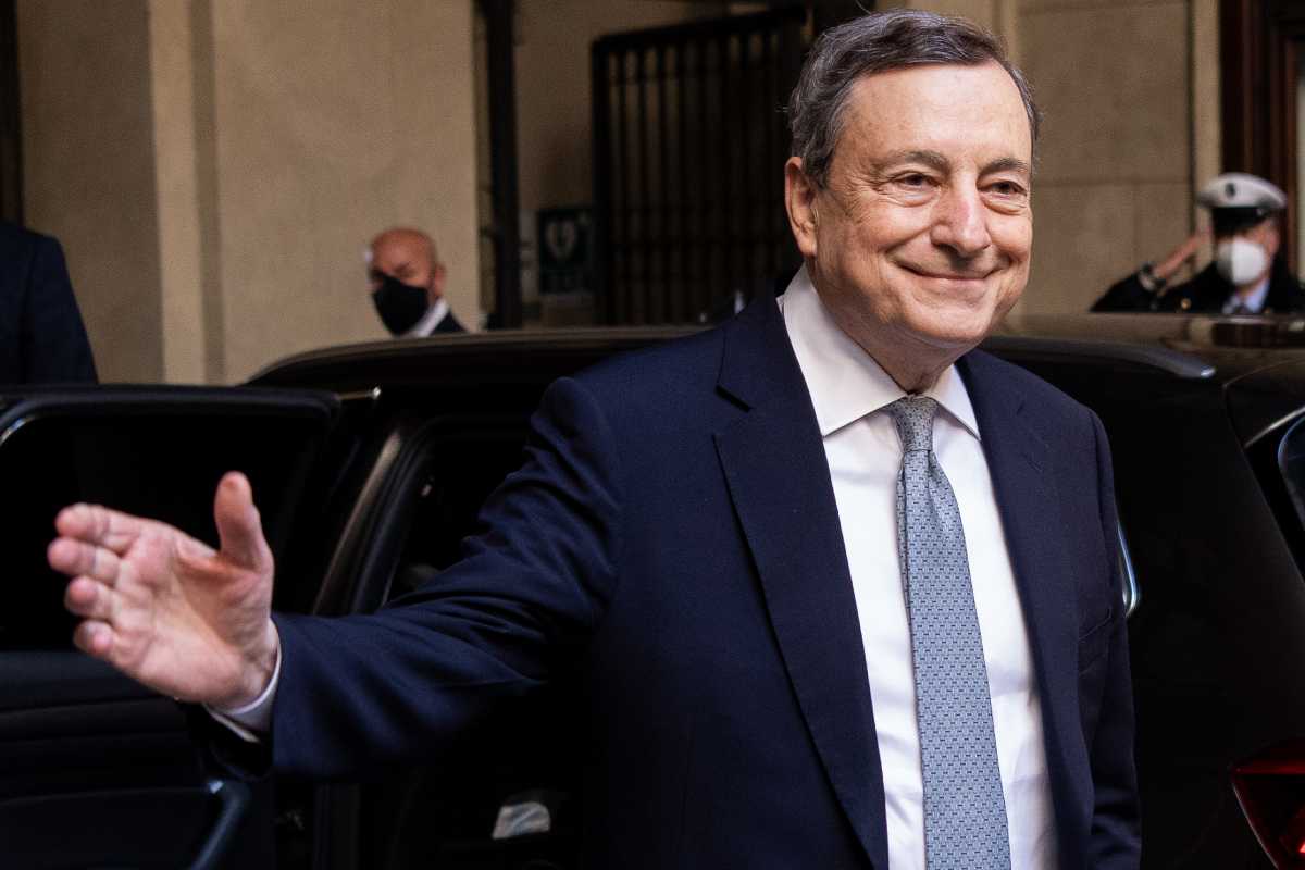 Zelensky a Draghi: “Aiutami ad organizzare un contro-vertice per il 9 maggio” Zelensky a Draghi: “Aiutami ad organizzare un contro-vertice per il 9 maggio”