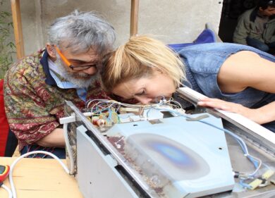 Milano, collettivo dei Restart Party: “Se una cosa è rotta, si può riparare”