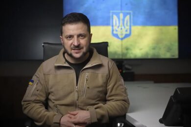 Guerra, Zelensky apre alla pace con i russi senza restituzione Crimea