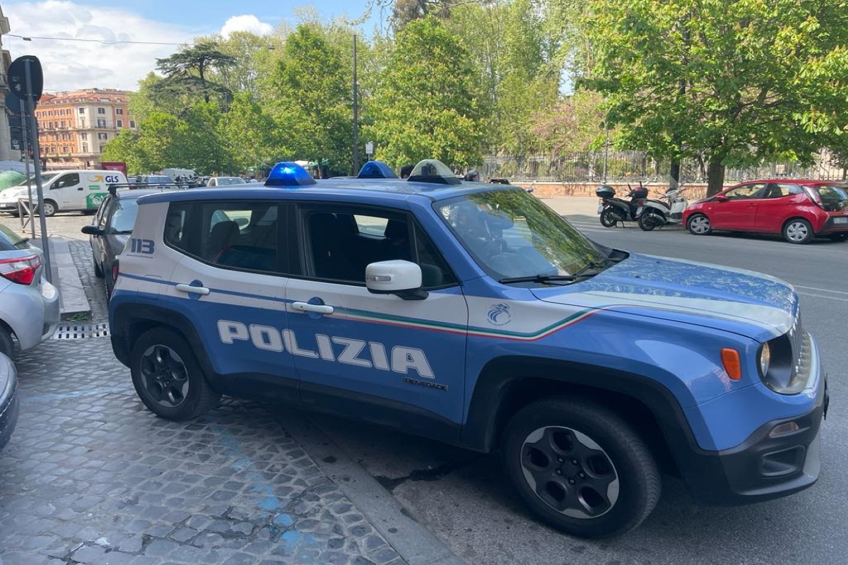 Bastonate in viale Certosa a Milano, tre feriti Bastonate in viale Certosa a Milano, tre feriti