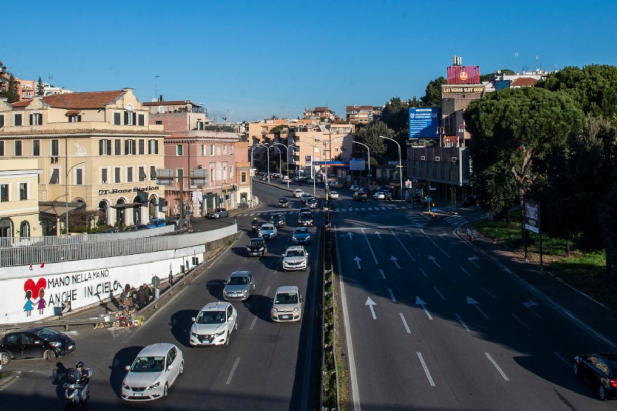 Incidente Corso Francia, la fiaccolata per non dimenticare Leonardo Lamma Incidente Corso Francia, la fiaccolata per non dimenticare Leonardo Lamma