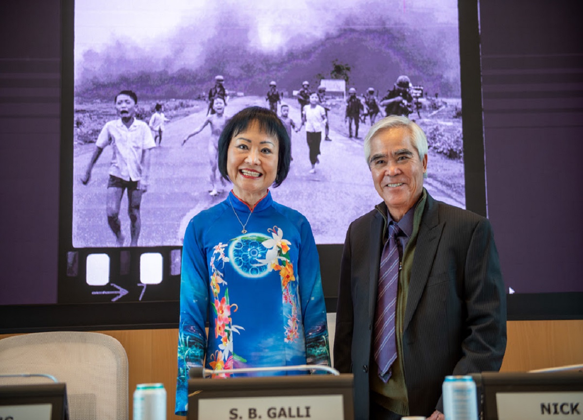 La Napalm girl del Vietnam all’inagurazione della mostra di Ut a Milano. FOTO La Napalm girl del Vietnam all’inagurazione della mostra di Ut a Milano. FOTO