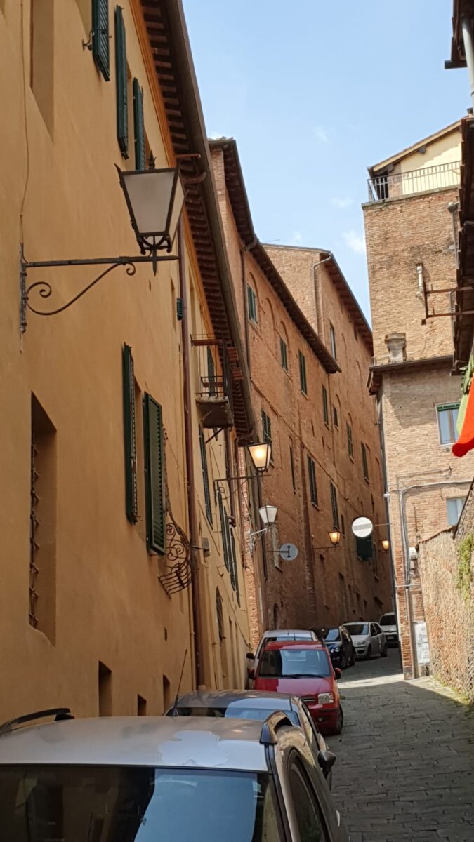 FOTO LAMPIONI SIENA 5 vicolo della Fonte