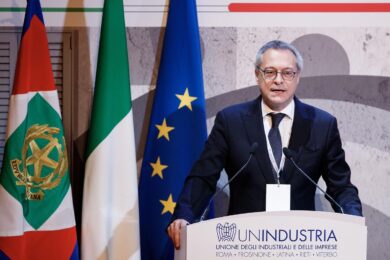 Confindustria, la crisi gela la produzione: gas su del 698% rispetto pre Covid