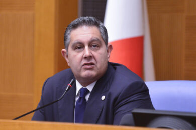 Toti sulla crisi energetica: “Serve una transizione ecologica, senza utopie”